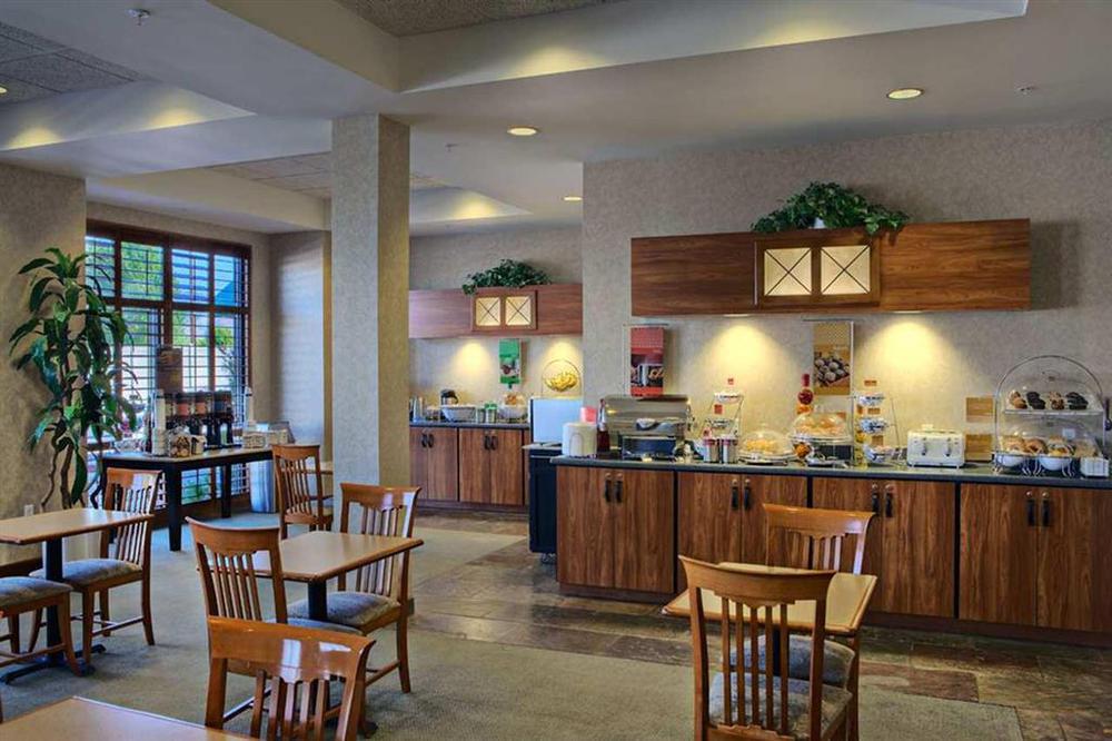 Hampton Inn 툴레 레스토랑 사진